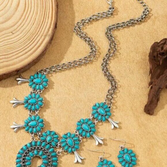 Horseshoe-shaped Alloy Squash Blossom Turquoise Necklace And Earrings - Picture 3 of 6